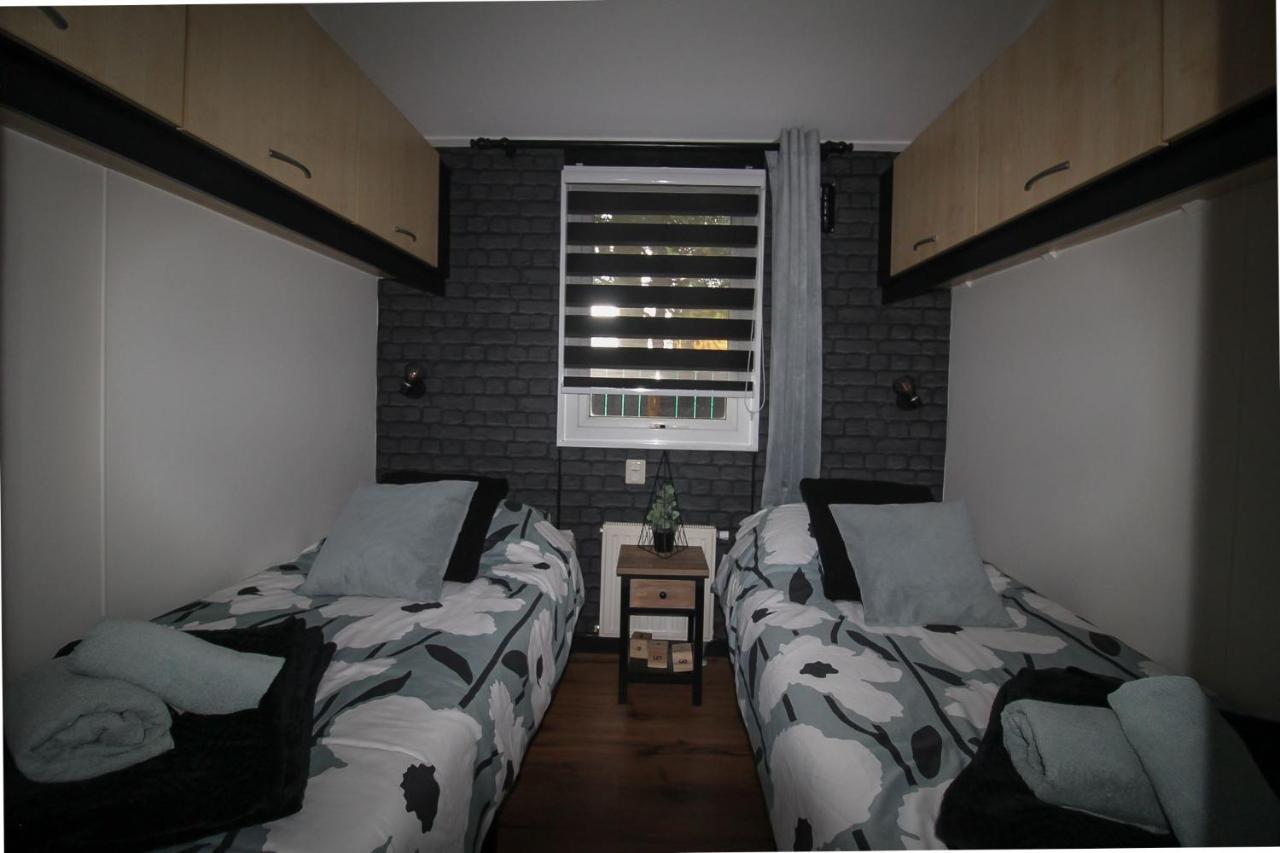 Sfeervol Chalet Op De Veluwe 푸텐 외부 사진
